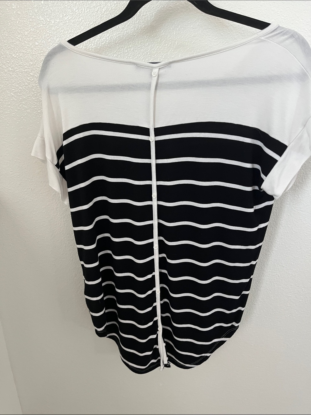 Cable & Gauge Black and White Striped Short Sleeve Tee - Picture 2 of 4